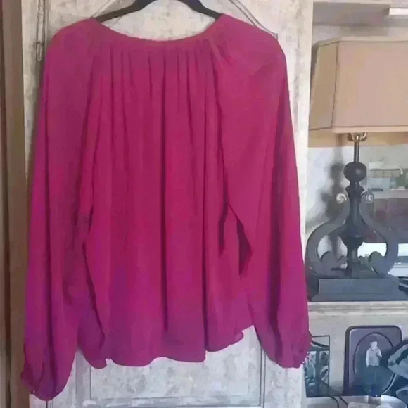 JENNIFER LOPEZ MAGENTA TOP SIZE MEDIUM LACE FRONT - Picture 6 of 7